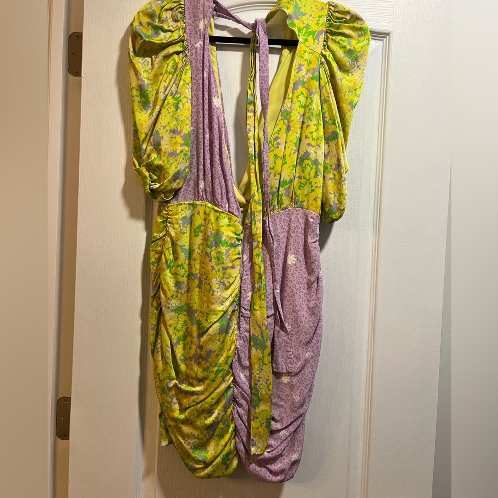 Floral V-Neck Ruched Dress - Picture 3 of 8